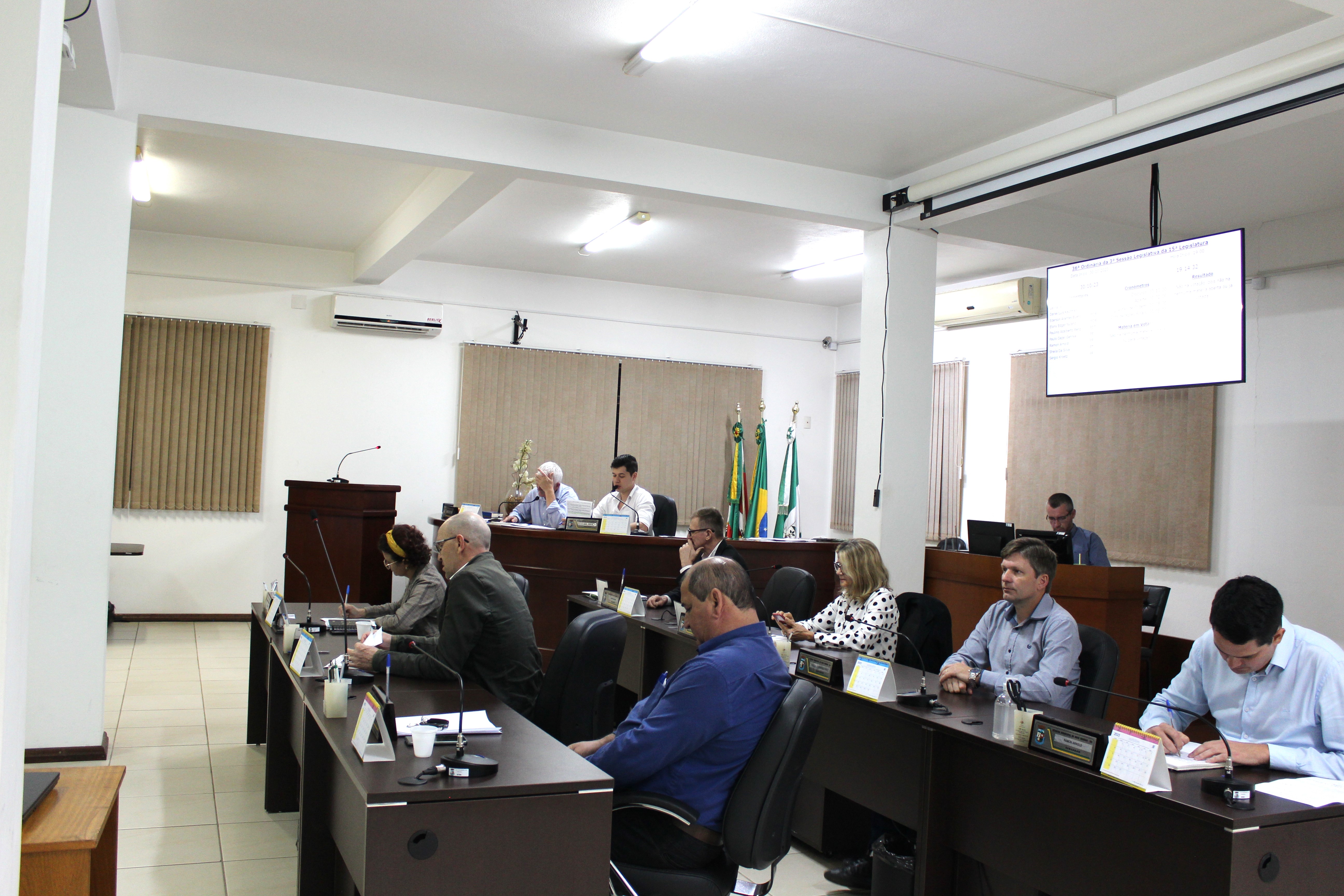 Poder Legislativo: Matérias apresentadas e aprovadas na Sessão Ordinária do dia 30 de outubro